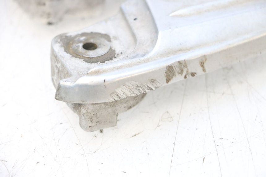 photo de PAIR REAR FOOTRESTS HONDA PCX (JF57/JF64) 125 (2014 - 2018) - Markings and original references