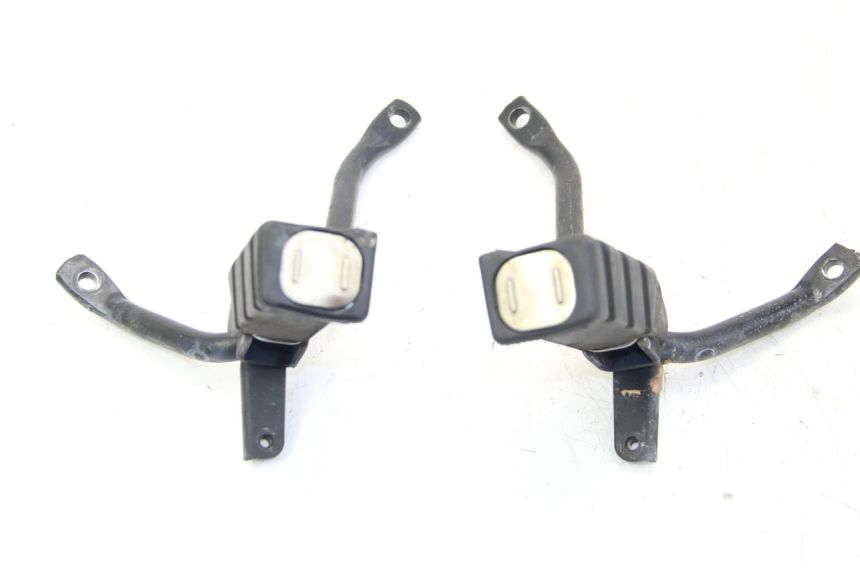 photo de PAIR OF REAR FOOTRESTS HONDA PES PS I 125 (2006 - 2012) - Component detail