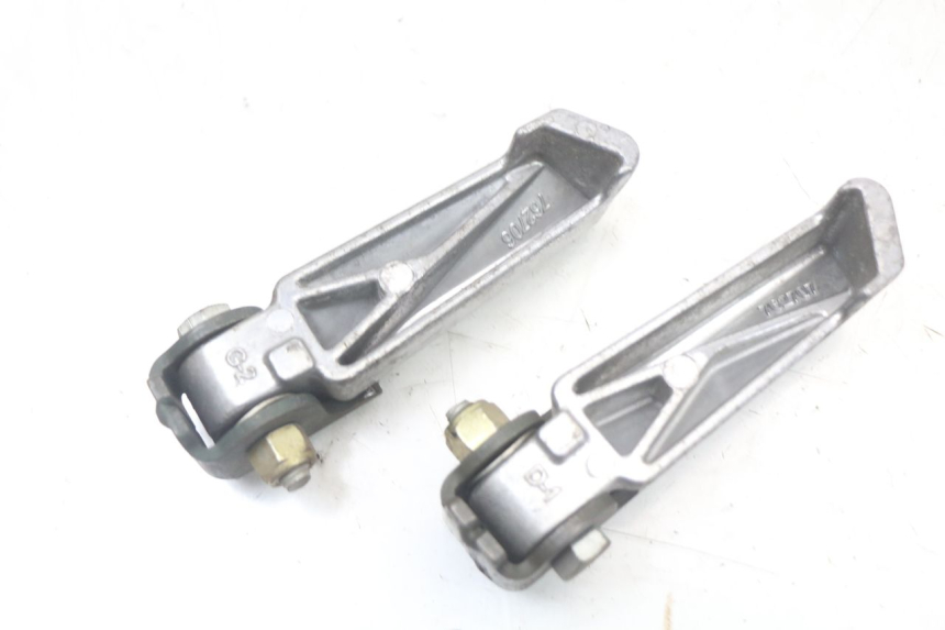 photo de PAIR OF REAR FOOTRESTS PEUGEOT LUDIX 50 (2005 - 2007) - Product overview