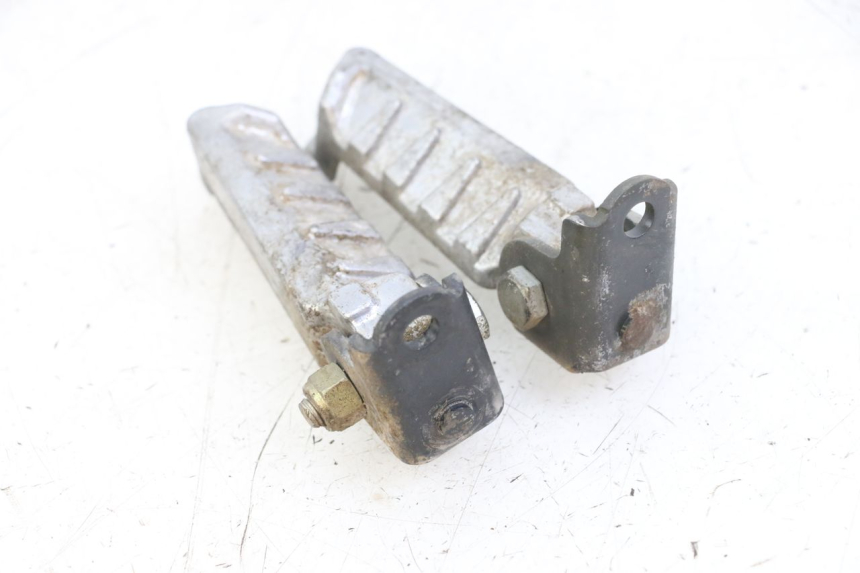 photo de PAIR REAR FOOTRESTS PEUGEOT LUDIX ONE 50 (2005 - 2008) - Alternative perspective