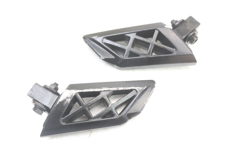 photo de PAIR REAR FOOTRESTS PEUGEOT STREETZONE 4T 50 (2018 - 2023) - Component detail