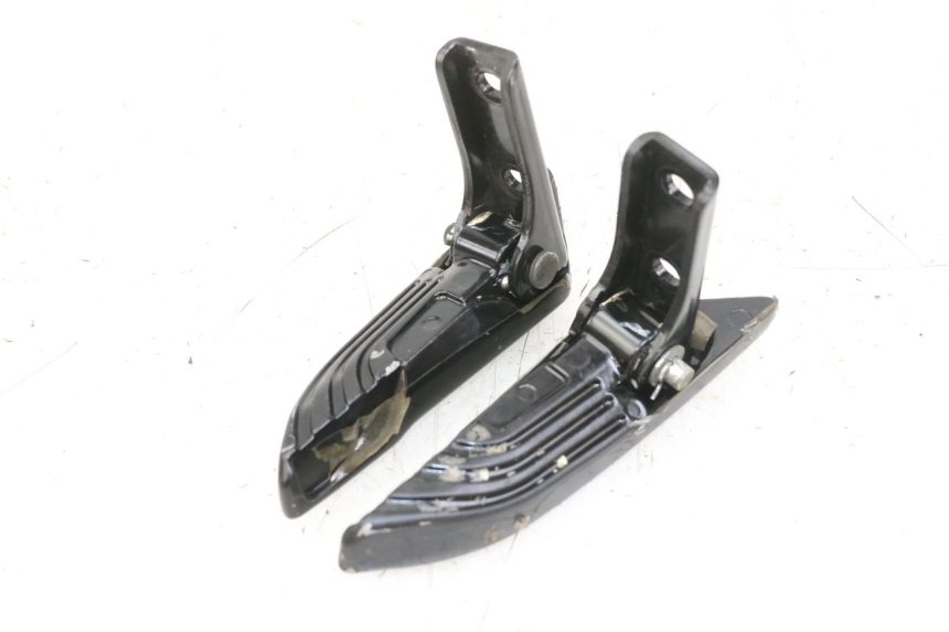 photo de PAIR REAR FOOTRESTS PIAGGIO LIBERTY IGET 4T 50 (2021 - 2025) - Component detail