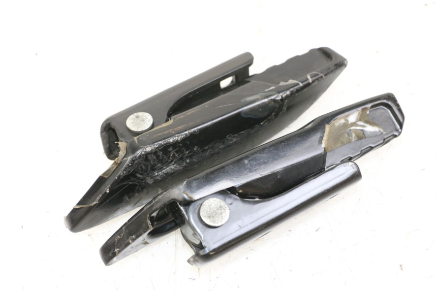 photo de PAIR REAR FOOTRESTS PIAGGIO LIBERTY IGET 4T 50 (2021 - 2025) - Zoom on usage condition