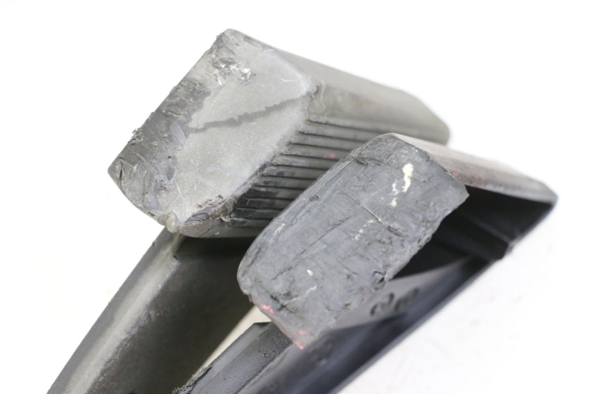 photo de PAIR OF REAR FOOTRESTS PIAGGIO VESPA S 2T 50 (2007 - 2014) - Zoom on usage condition