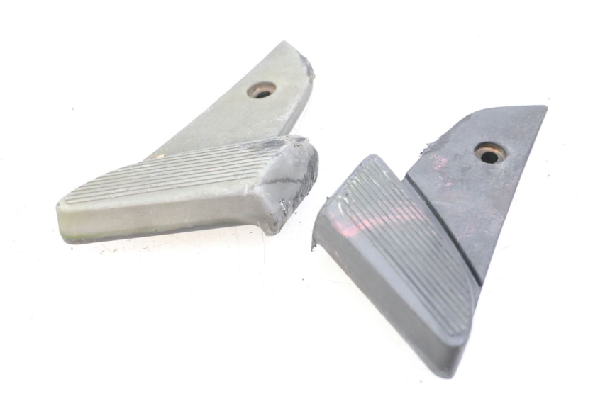 photo de PAIR OF REAR FOOTRESTS PIAGGIO VESPA S 2T 50 (2007 - 2014) - Product overview