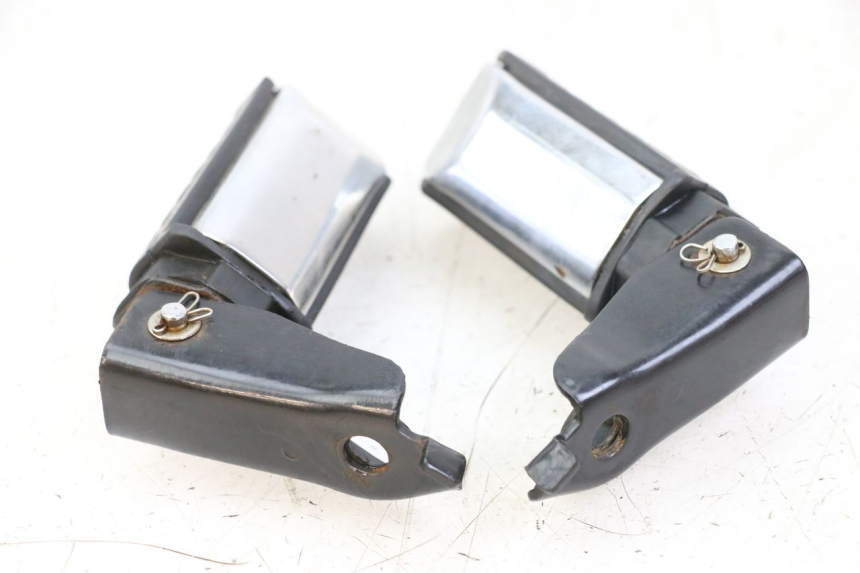 photo de PAIR REAR FOOTRESTS REGAL RAPTOR RAXTER 2 125 (2007 - 2015) - Zoom on usage condition