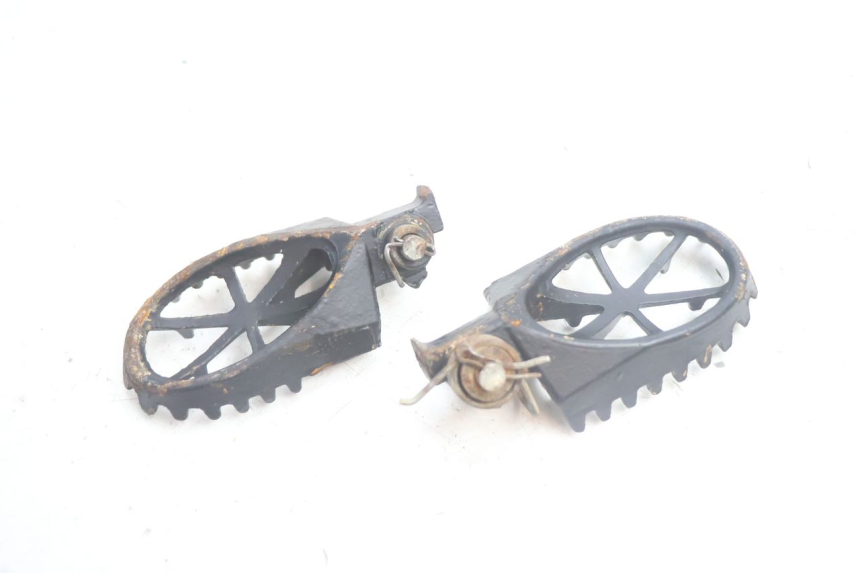 photo de PAIR REAR FOOTRESTS APOLLO RFZ 125 - Fixing points details