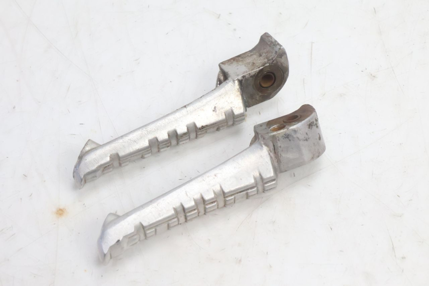 photo de PAIR REAR FOOTRESTS MZ RT 125 (2000 - 2008) - Zoom on usage condition
