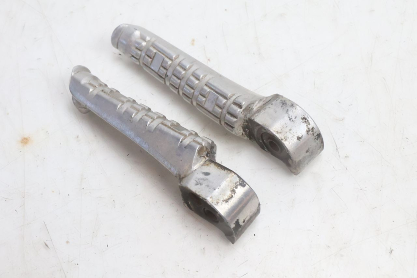 photo de PAIR REAR FOOTRESTS MZ RT 125 (2000 - 2008) - Technical close-up