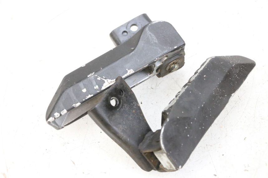 photo de PAIR REAR FOOTRESTS DAELIM S1 125 (2007 - 2016) - Zoom on usage condition