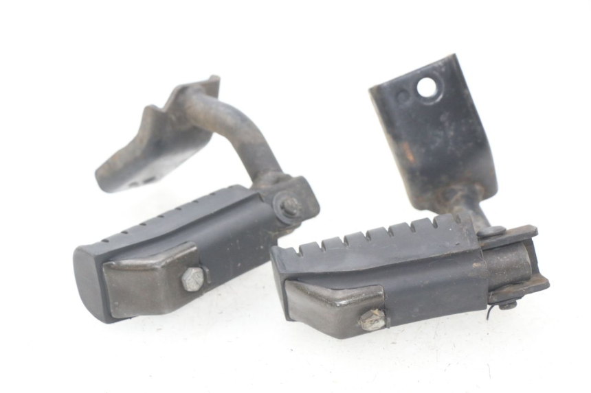 photo de PAIR REAR FOOTRESTS DAELIM S2 125 (2006 - 2007) - Component detail