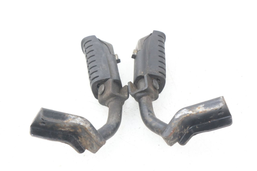 photo de PAIR REAR FOOTRESTS DAELIM S2 125 (2006 - 2007) - Alternative perspective