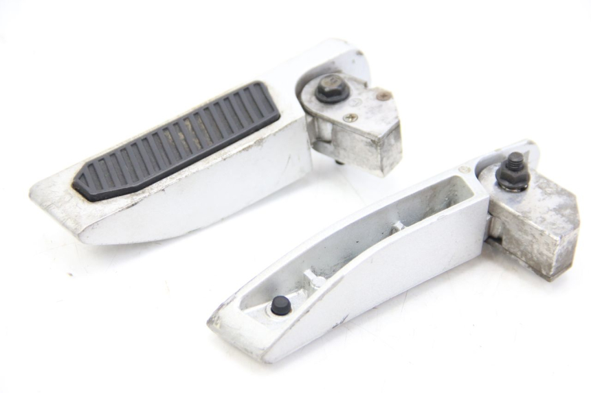 photo de PAIR OF REAR FOOTRESTS LVNENG S5 1 (2019 - 2023) - Component detail