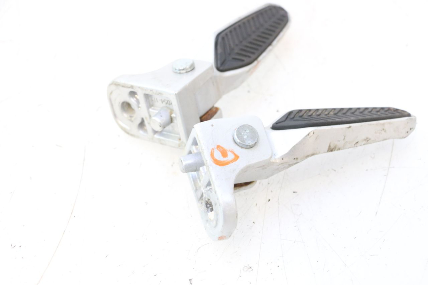 photo de PAIR REAR FOOTRESTS BAIKU SAKURA 1 (2021 - 2025) - Alternative perspective