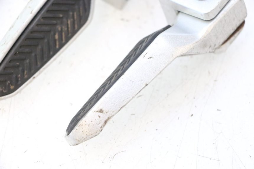 photo de PAIR REAR FOOTRESTS BAIKU SAKURA 1 (2021 - 2025) - Surface and material condition