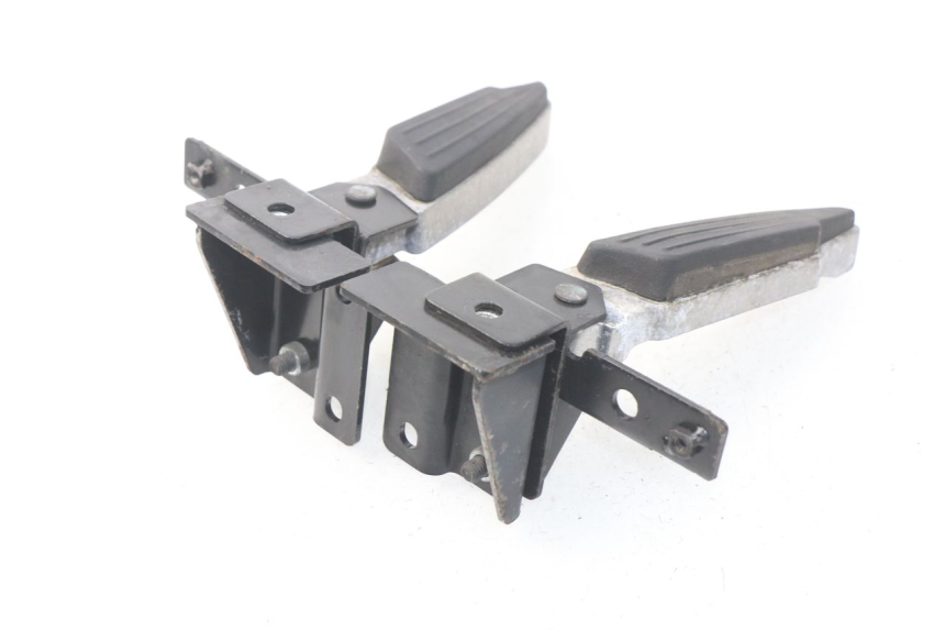 photo de PAIR REAR FOOTRESTS PEUGEOT SATELIS 300 (2012 - 2015) - Zoom on usage condition