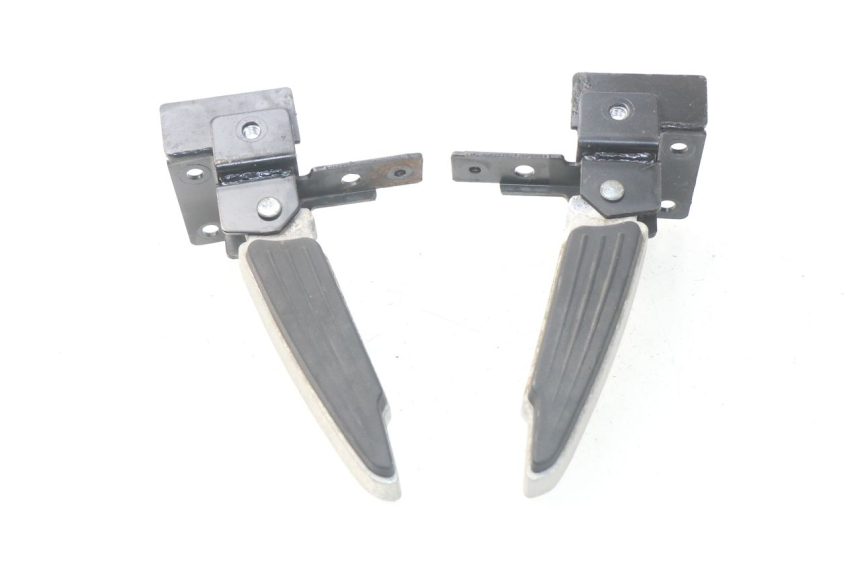 photo de PAIR REAR FOOTRESTS PEUGEOT SATELIS 300 (2012 - 2015) - Technical close-up