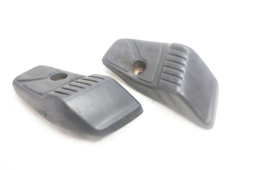 photo de PAIR OF REAR FOOTRESTS HONDA SCV LEAD 100 (2003 - 2007) - Component detail