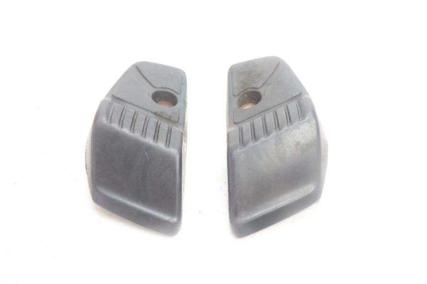 photo de PAIR OF REAR FOOTRESTS HONDA SCV LEAD 100 (2003 - 2007) - Alternative perspective