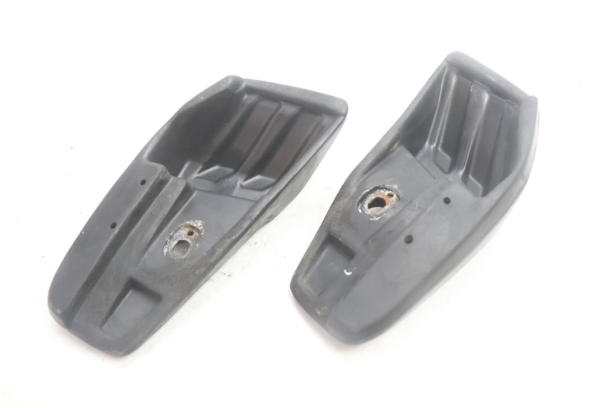 photo de PAIR OF REAR FOOTRESTS HONDA SCV LEAD 100 (2003 - 2007) - Fixing points details