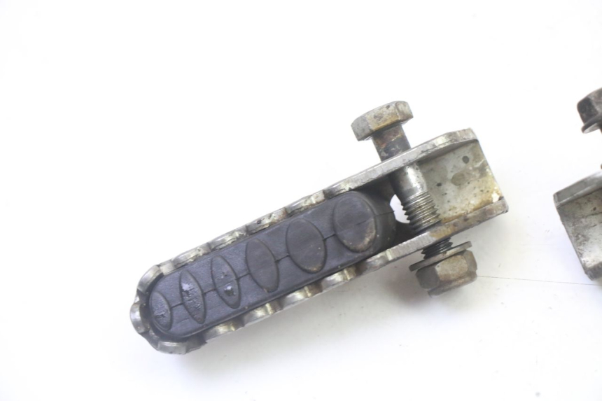 photo de PAIR REAR FOOTRESTS DERBI SENDA SM DRD 50 (2008 - 2013) - Component detail