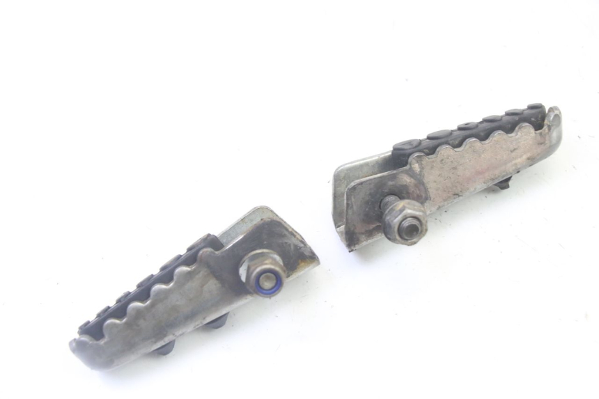 photo de PAIR REAR FOOTRESTS DERBI SENDA SM DRD 50 (2008 - 2013) - Technical close-up