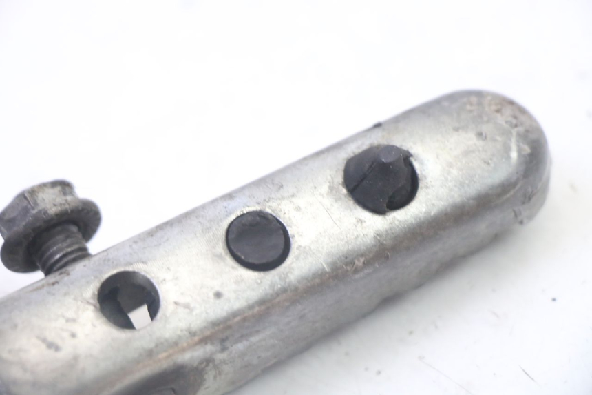 photo de PAIR REAR FOOTRESTS DERBI SENDA SM DRD 50 (2008 - 2013) - Fixing points details