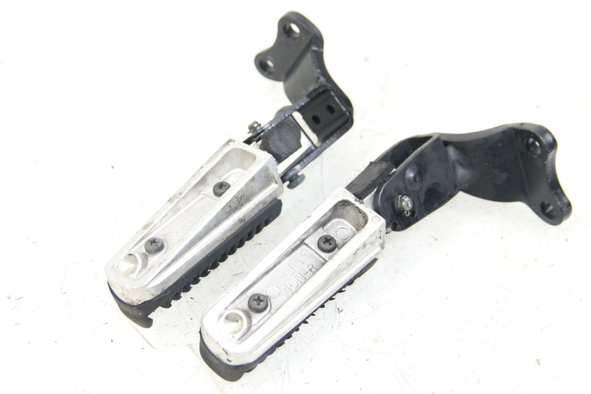 photo de PAIR REAR FOOTRESTS MBK SKYCRUISER 125 (2006 - 2009) - Alternative perspective