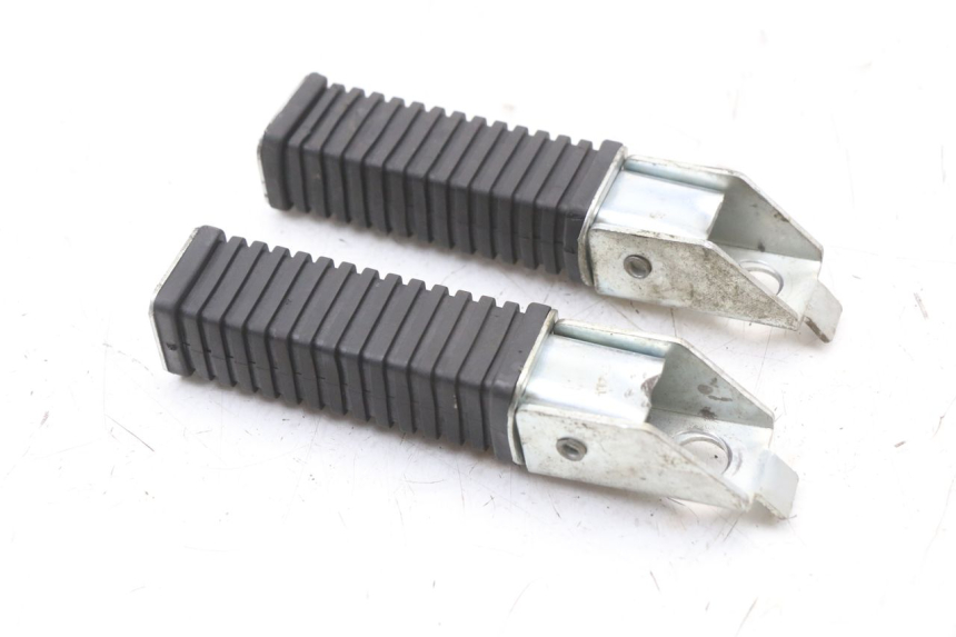 photo de PAIR REAR FOOTRESTS SKYTEAM SKYMAX PRO 125 (2012 - 2016) - Alternative perspective