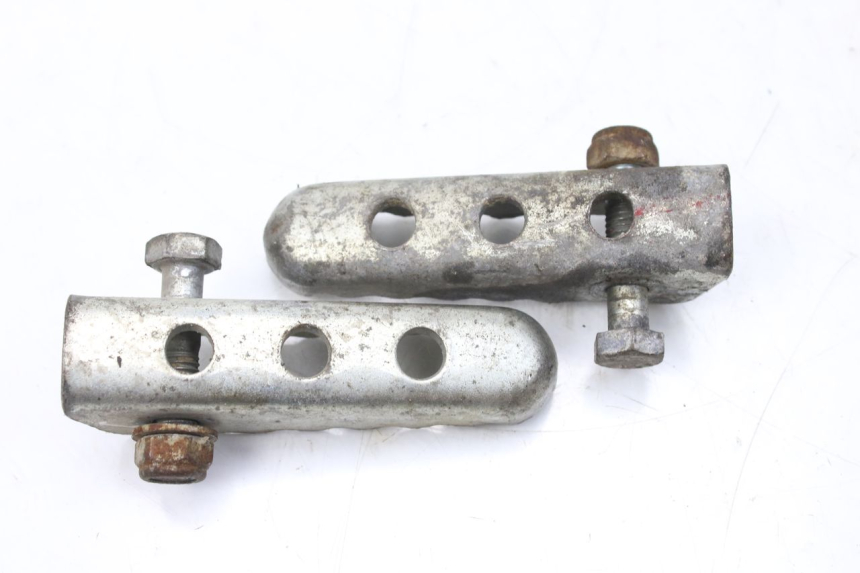 photo de PAIR OF REAR FOOTRESTS GILERA SMT SUPERMOTARD 50 (2009 - 2017) - Component detail