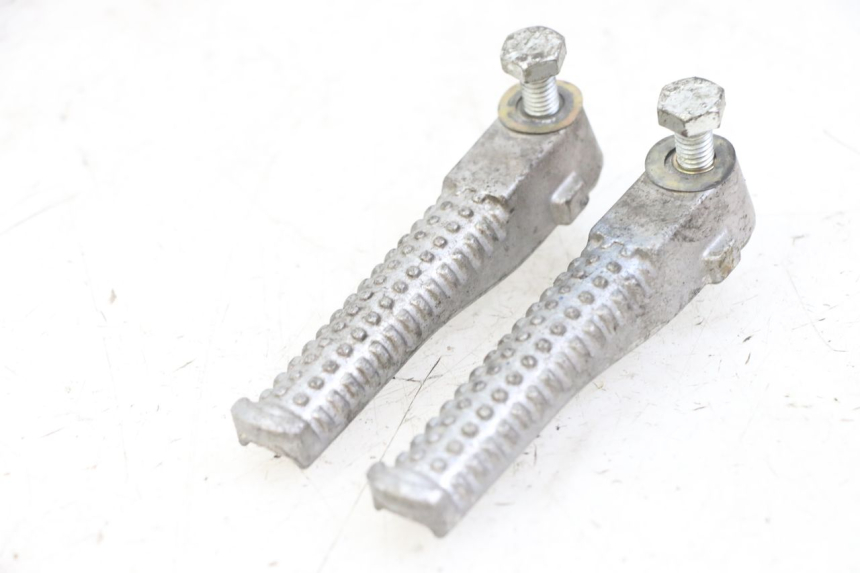 photo de PAIR REAR FOOTRESTS PEUGEOT SPEEDFIGHT 2 LC 50 (2000 - 2009) - Component detail