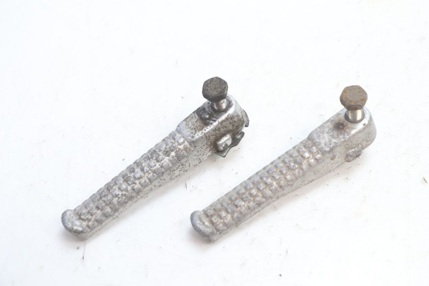 photo de PAIR OF REAR FOOTRESTS PEUGEOT SPEEDFIGHT LC 50 (1996 - 2002) - Main view