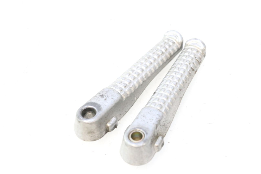 photo de PAIR OF REAR FOOTRESTS PEUGEOT SPEEDFIGHT LC 50 (1996 - 2002) - Zoom on usage condition