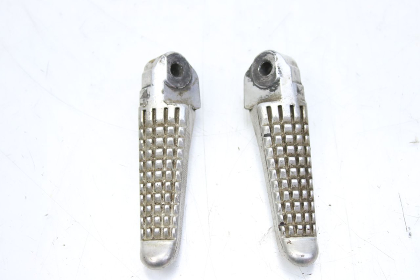 photo de PAIR OF REAR FOOTRESTS SUZUKI SV S 650 (1999 - 2002) - Component detail