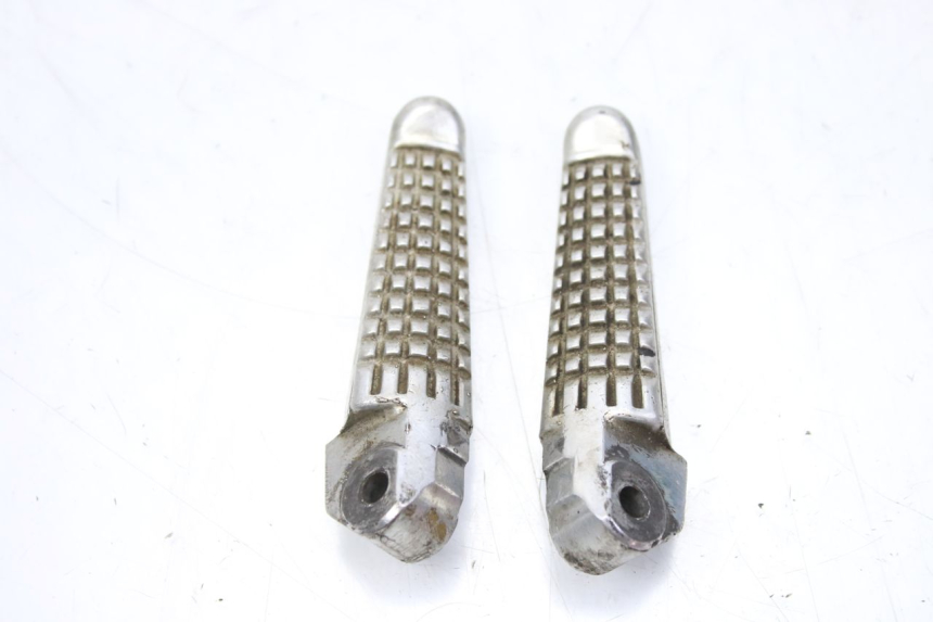 photo de PAIR OF REAR FOOTRESTS SUZUKI SV S 650 (1999 - 2002) - Zoom on usage condition