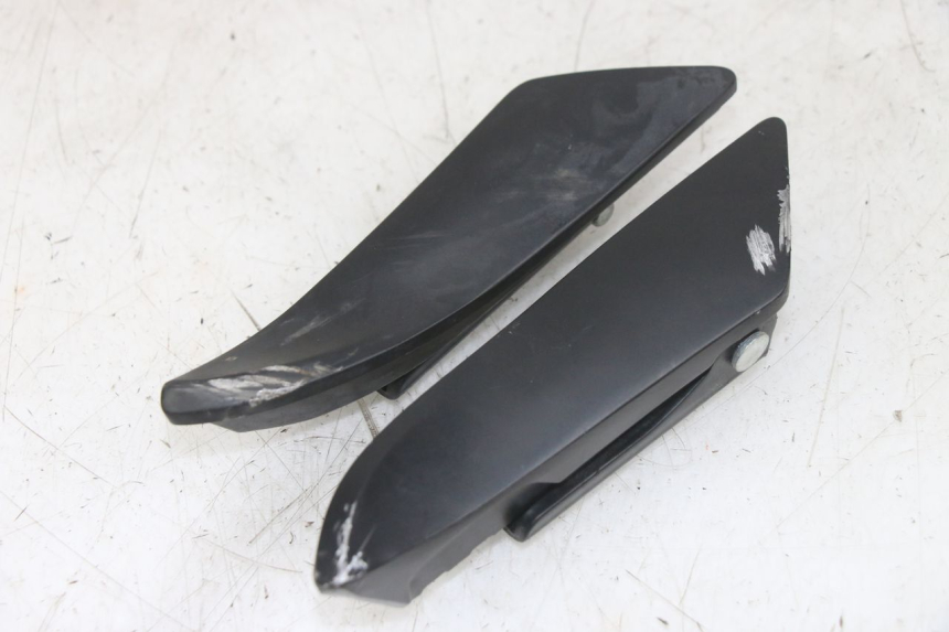 photo de PAIR OF REAR FOOTRESTS APRILIA SXR 50 (2021 - 2023) - Technical close-up