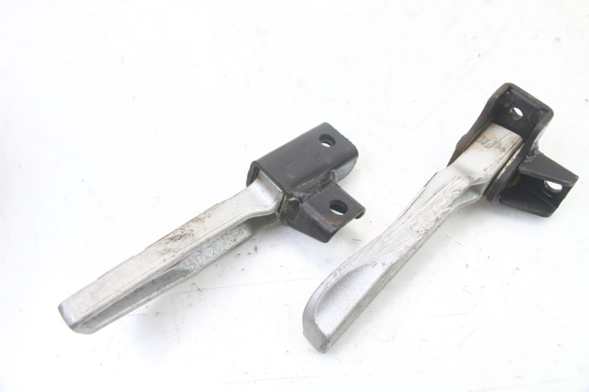 photo de PAIR OF REAR FOOTRESTS SYM JET 14 4T 50 (2018 - 2022) - Technical close-up