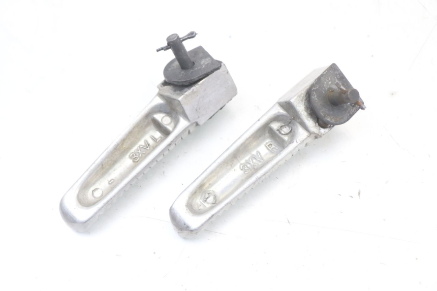 photo de PAIR REAR FOOTRESTS YAMAHA TDR DELTABOX 125 (1997 - 2003) - Technical close-up