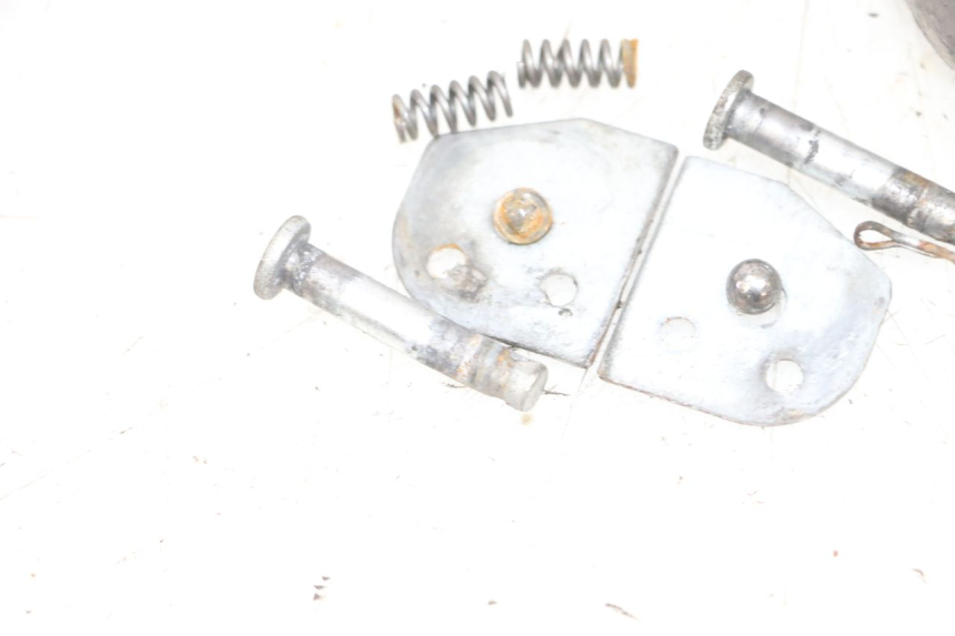 photo de PAIR REAR FOOTRESTS NECO TEMPO 4T 50 (2022 - 2026) - Fixing points details