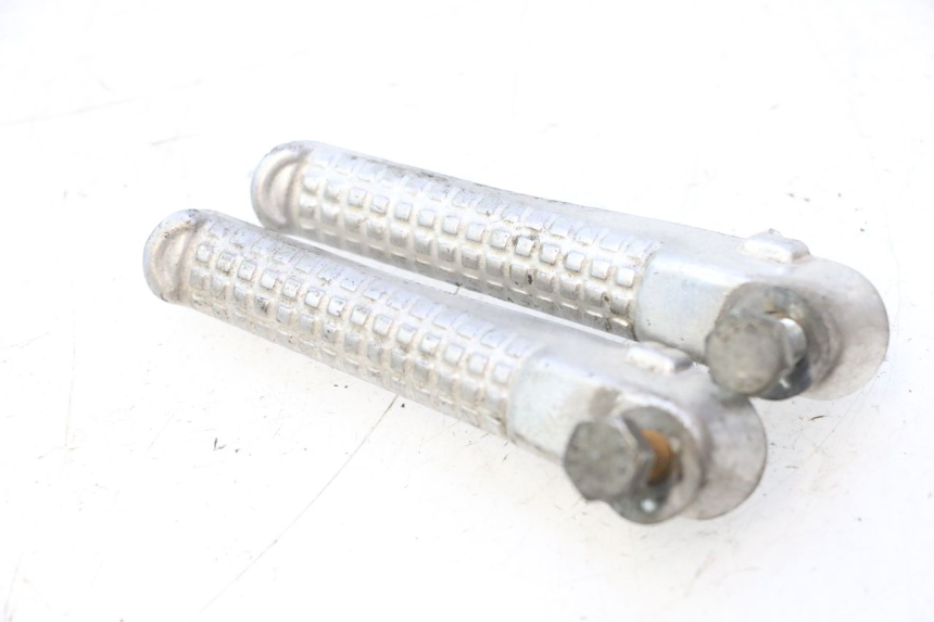 photo de PAIR OF REAR FOOTRESTS PEUGEOT TREKKER 50 (1995 - 2004) - Product overview