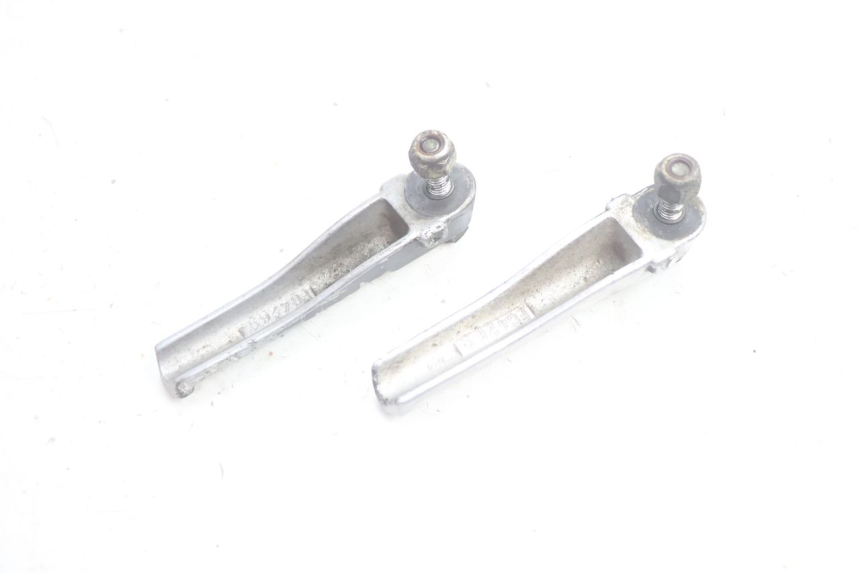 photo de PAIR OF REAR FOOTRESTS PEUGEOT TREKKER 50 (1995 - 2004) - Alternative perspective