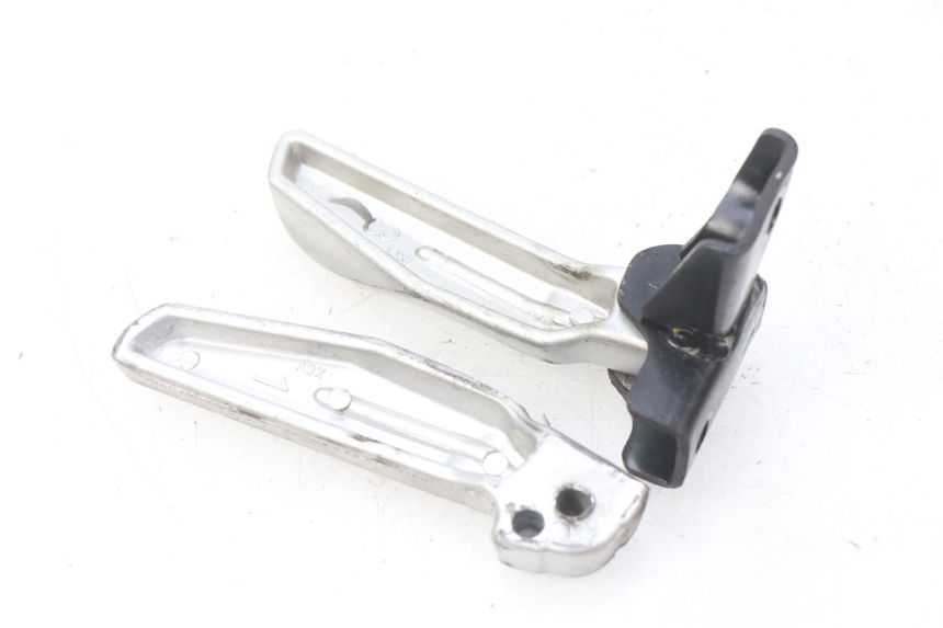 photo de PAIR OF REAR FOOTRESTS PEUGEOT TWEET 4T 50 (2018 - 2022) - Component detail