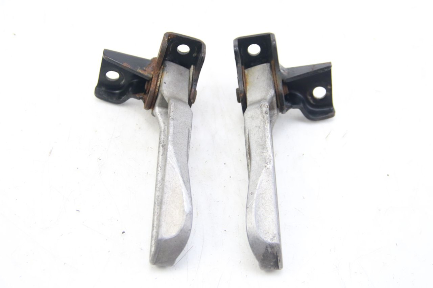 photo de PAIR OF REAR FOOTRESTS PEUGEOT TWEET 4T 50 (2010 - 2014) - Alternative perspective