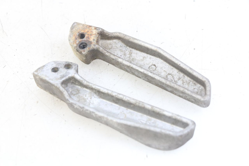 photo de PAIR OF REAR FOOTRESTS PEUGEOT TWEET 4T 50 (2010 - 2014) - Component detail