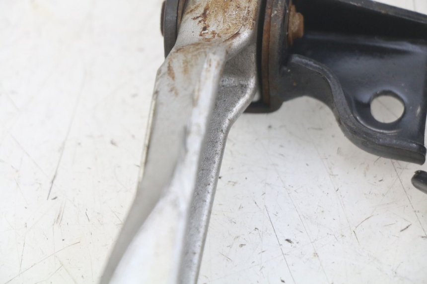 photo de PAIR OF REAR FOOTRESTS PEUGEOT TWEET 4T 50 (2018 - 2022) - Zoom on usage condition