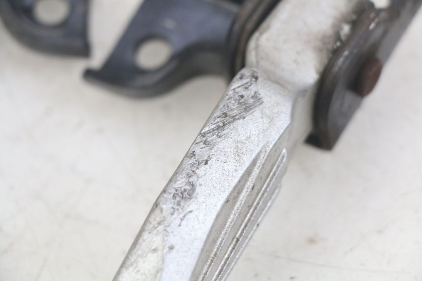 photo de PAIR OF REAR FOOTRESTS PEUGEOT TWEET 4T 50 (2018 - 2022) - Alternative perspective