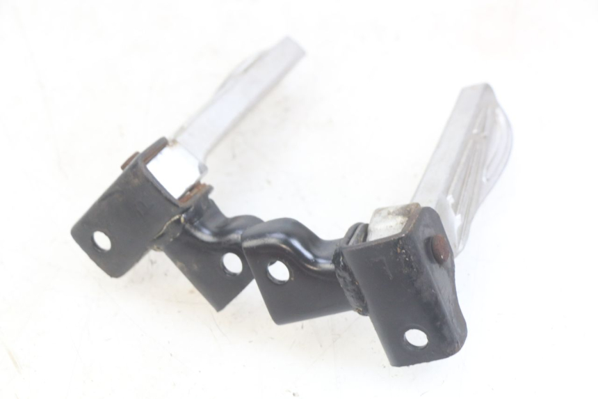 photo de PAIR OF REAR FOOTRESTS PEUGEOT TWEET 4T 50 (2018 - 2022) - Fixing points details