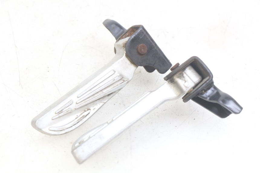 photo de PAIR OF REAR FOOTRESTS PEUGEOT TWEET 4T 50 (2018 - 2022) - Surface and material condition