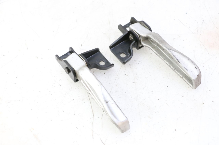 photo de PAIR REAR FOOTRESTS PEUGEOT TWEET PRO CARGO 50 (2018 - 2022) - Technical close-up