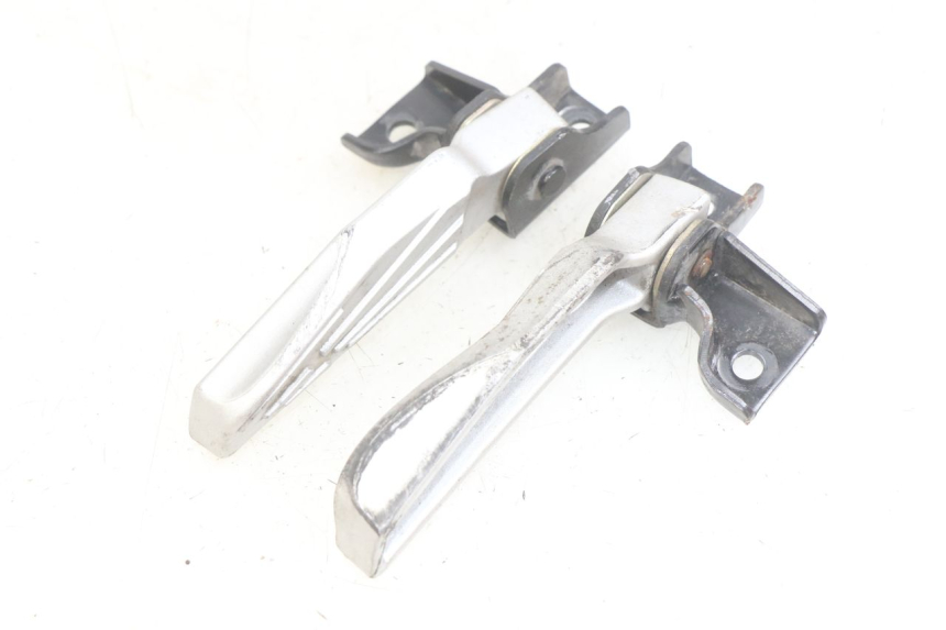 photo de PAIR OF REAR FOOTRESTS PEUGEOT TWEET 125 (2018 - 2021) - Product overview